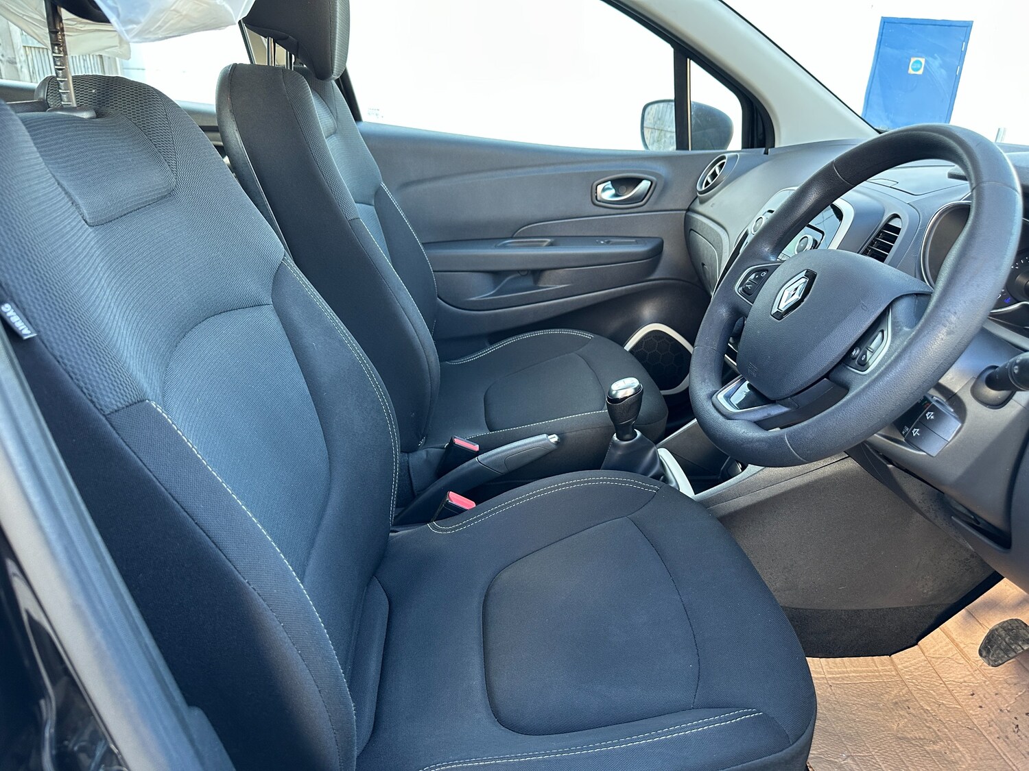 Used Renault Captur 2017 for sale - 77855837: Photo 18