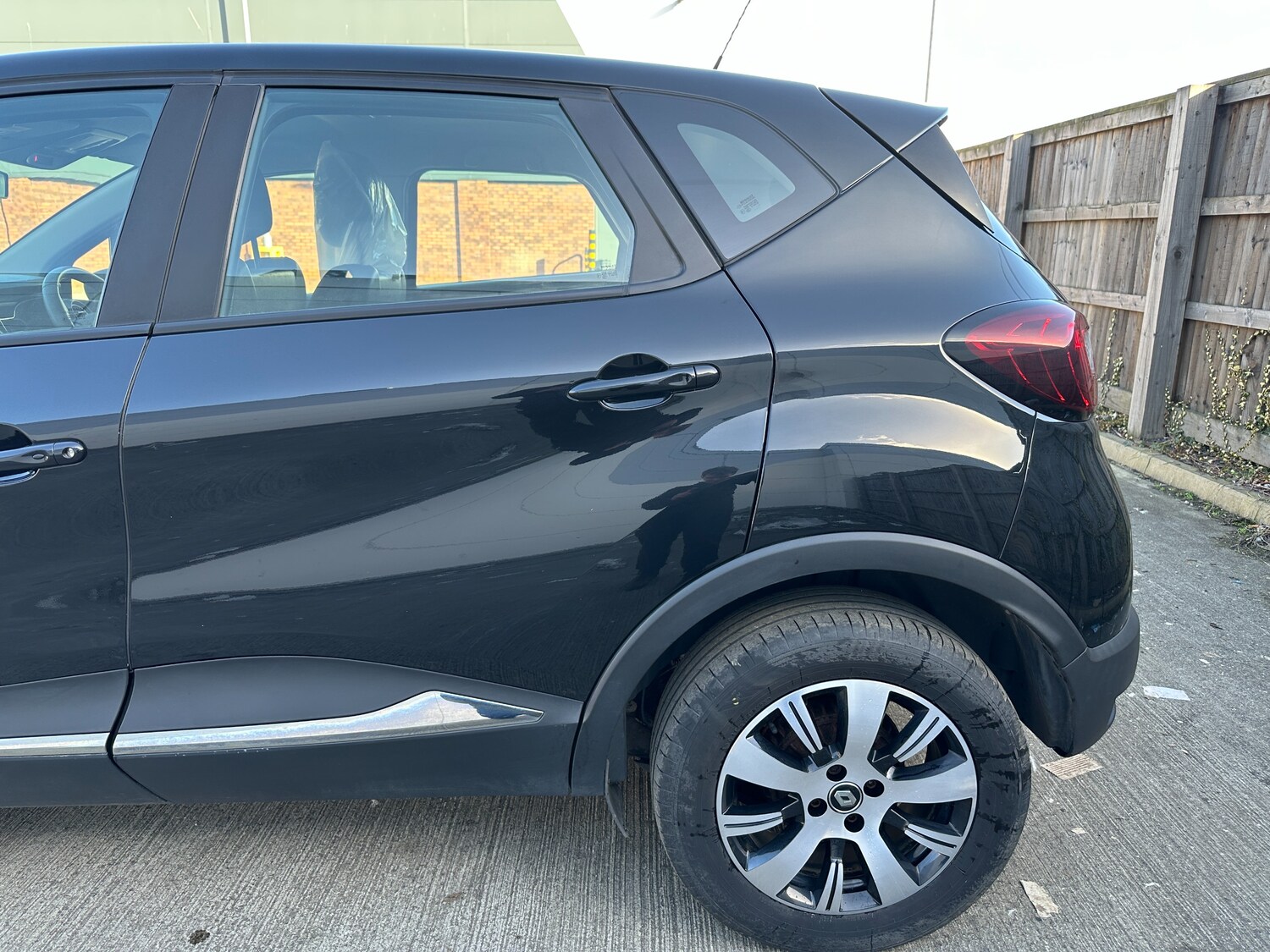 Used Renault Captur 2017 for sale - 77855837: Photo 8