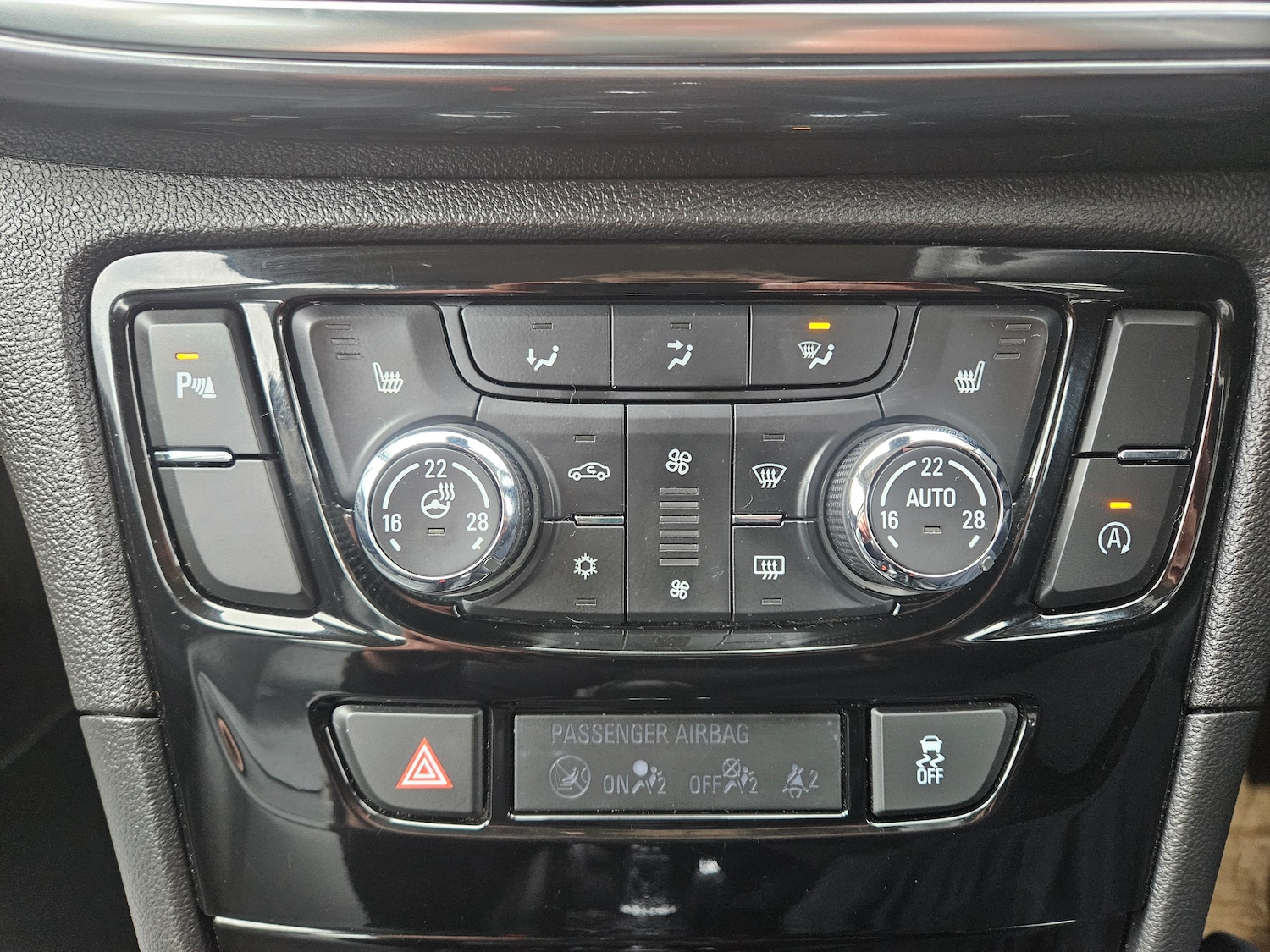 Used Vauxhall Mokka X 2017 for sale - 76438925: Photo 16