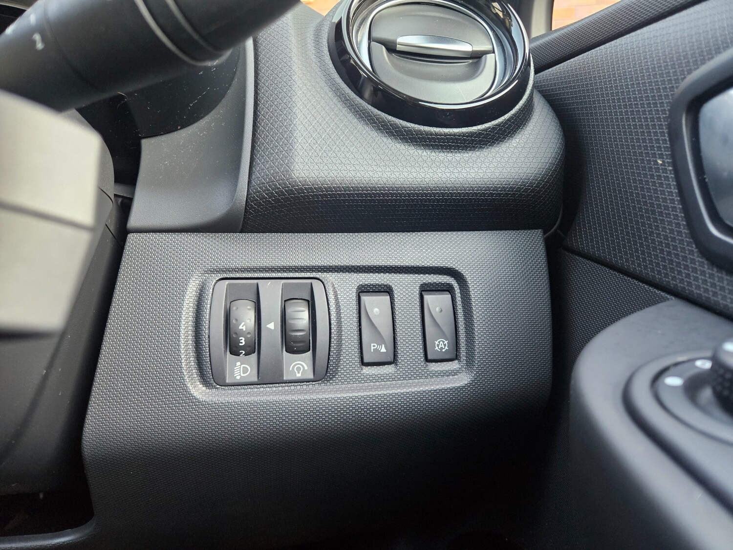 Used Renault Clio 2015 for sale - 77997651: Photo 21