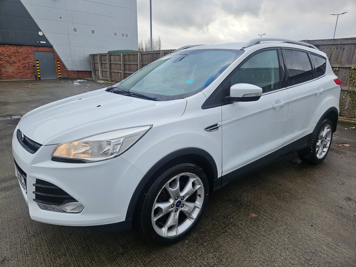 Used Ford Kuga 2015 for sale - 77378281: Photo 3