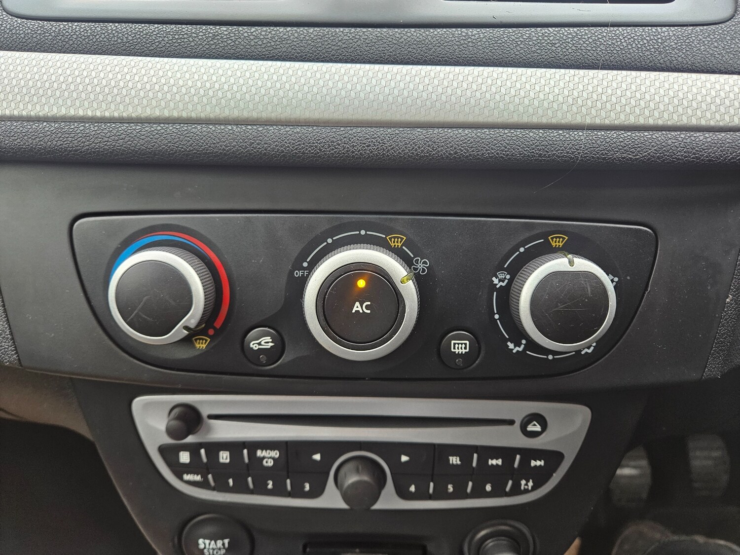 Used Renault Megane 2010 for sale - 77614628: Photo 17