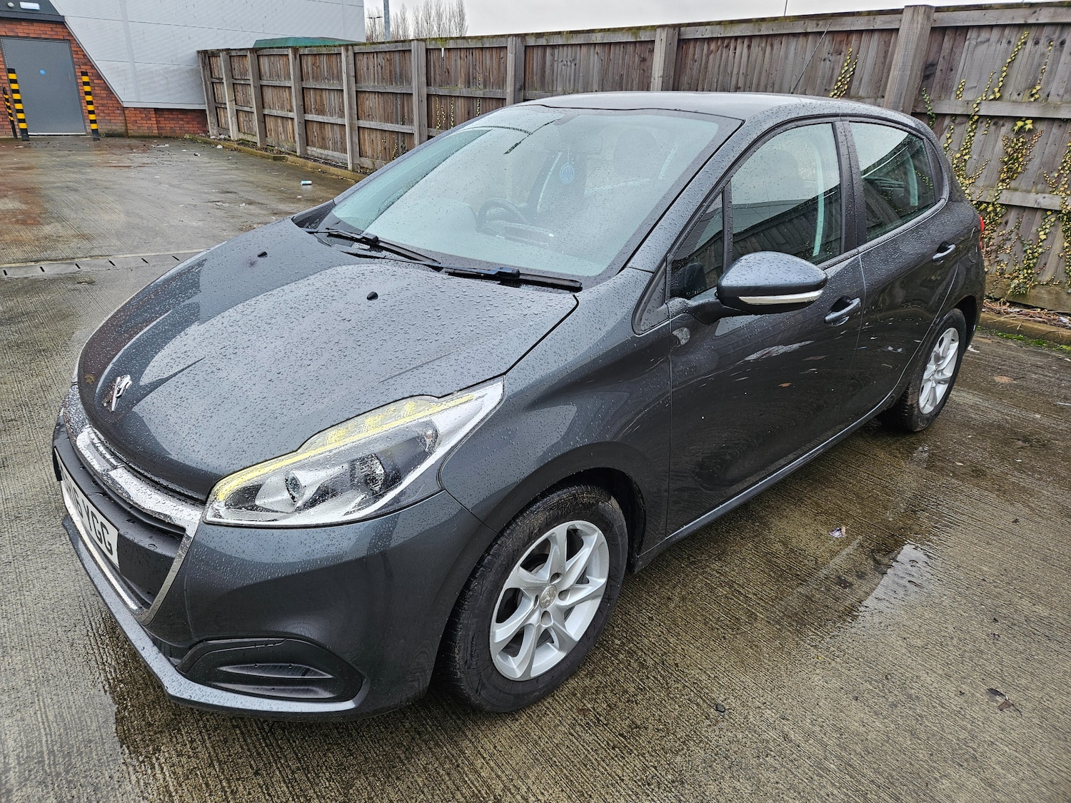 Used Peugeot 208 for sale - 77529280: Photo 4