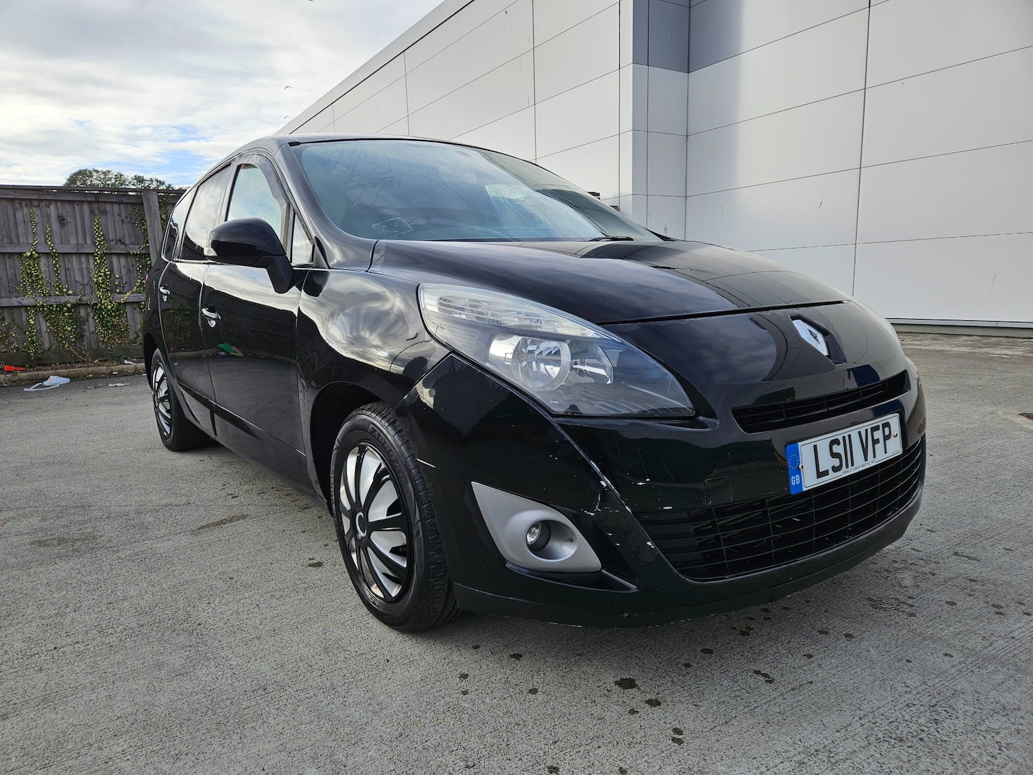 Used Renault Grand Scenic 2011 for sale - 76531497: Photo 1