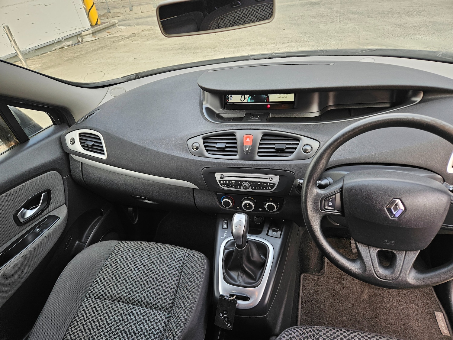 Used Renault Grand Scenic 2011 for sale - 76531497: Photo 19