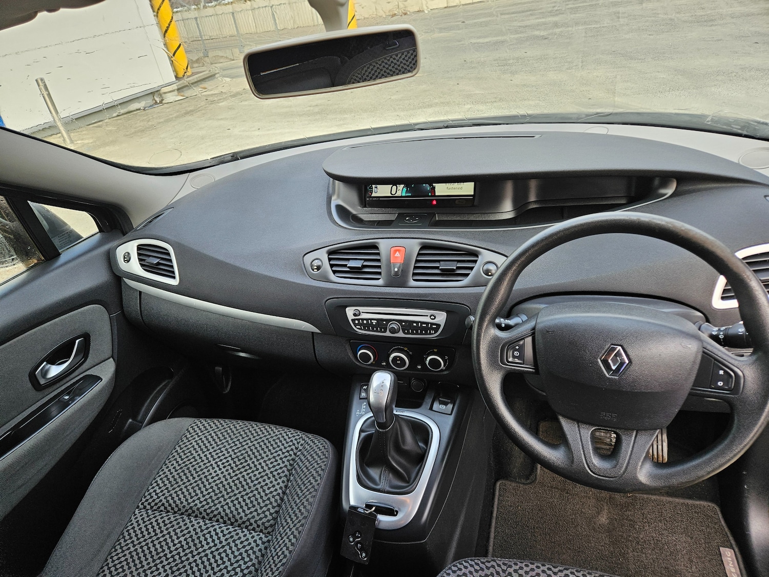 Used Renault Grand Scenic 2011 for sale - 76531497: Photo 20