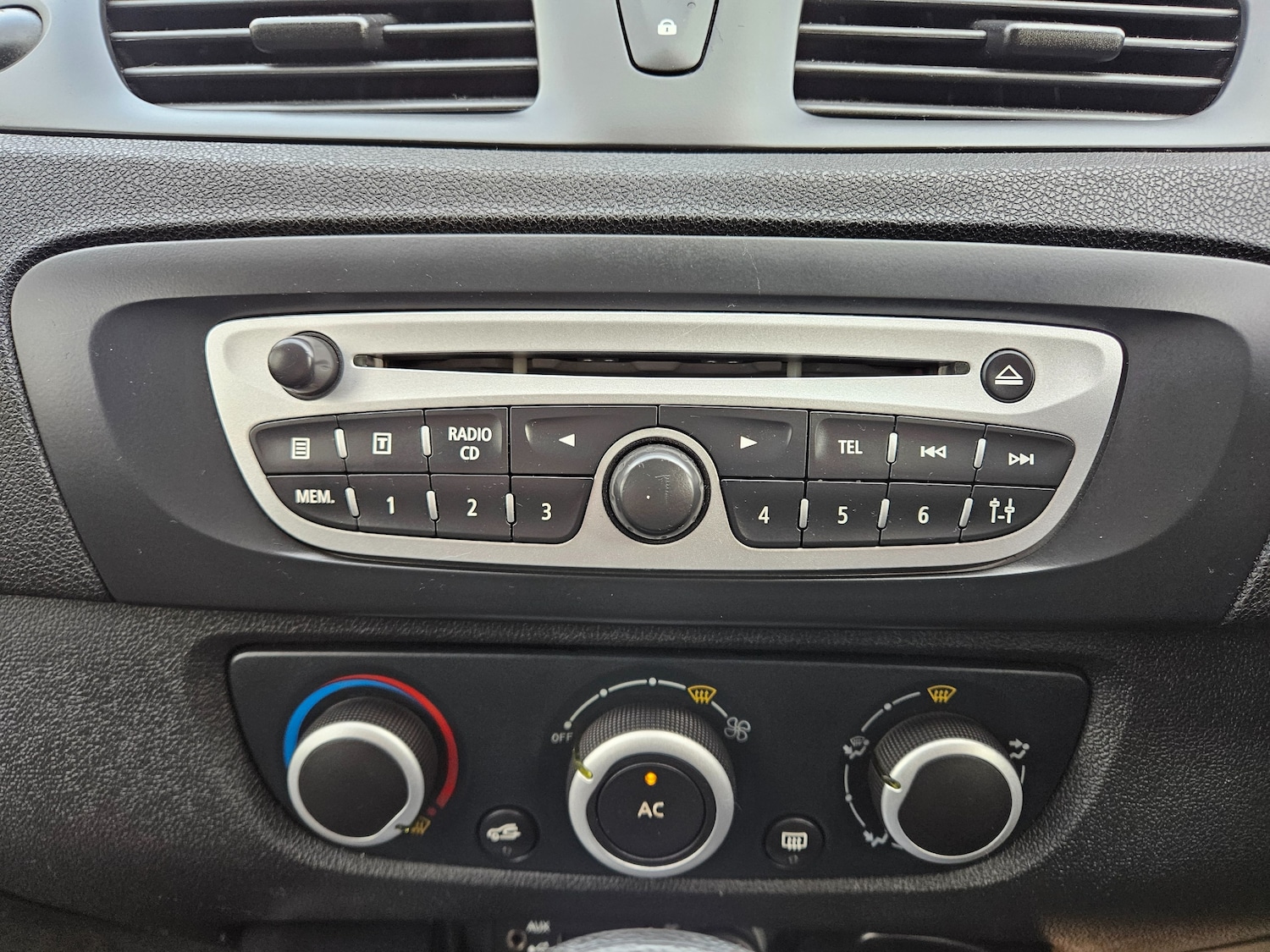 Used Renault Grand Scenic 2011 for sale - 76531497: Photo 24