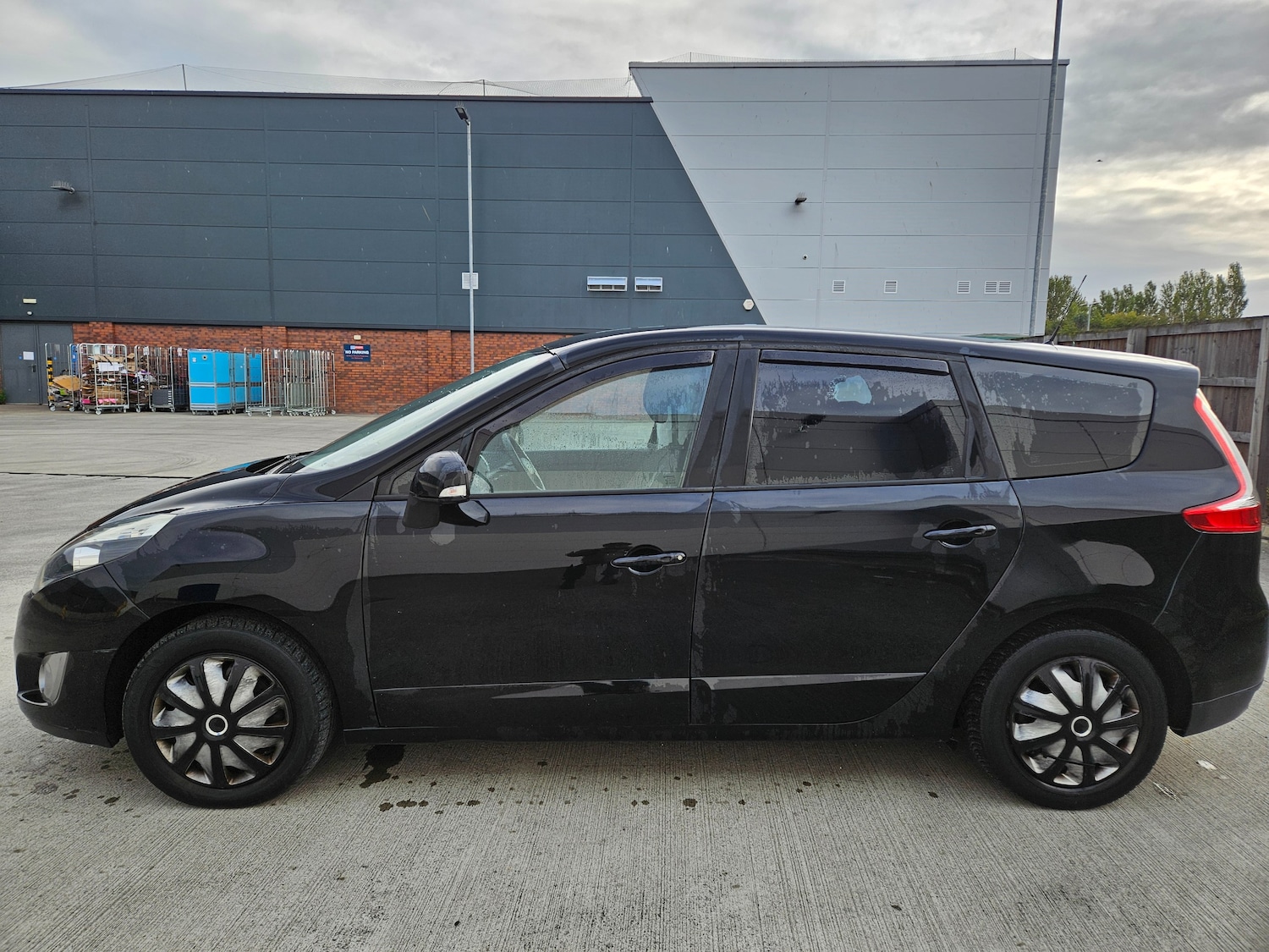 Used Renault Grand Scenic 2011 for sale - 76531497: Photo 5