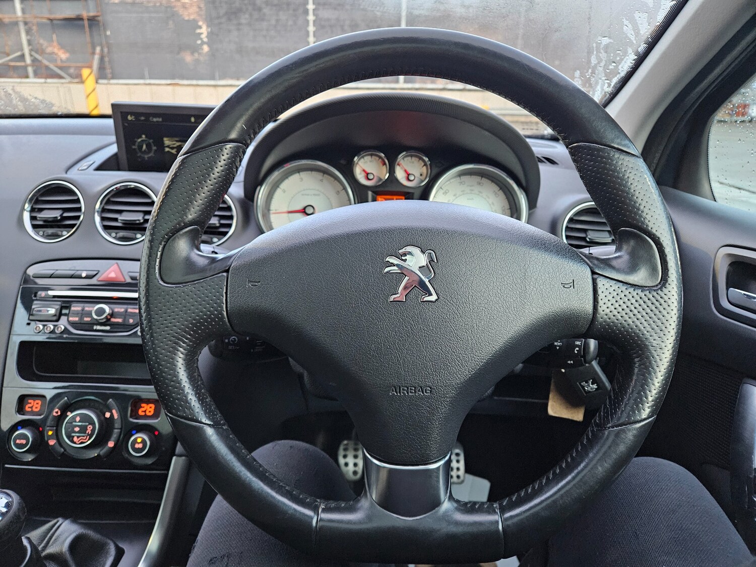 Used Peugeot 308 2014 for sale - 77931759: Photo 25