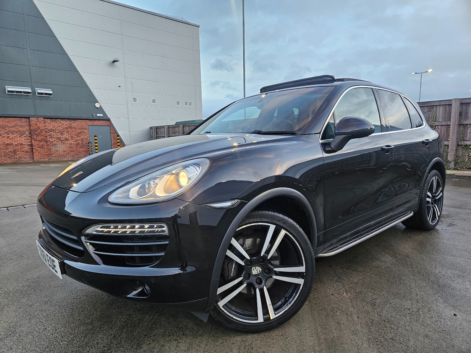 Used Porsche Cayenne for sale - 76969095: Photo 2