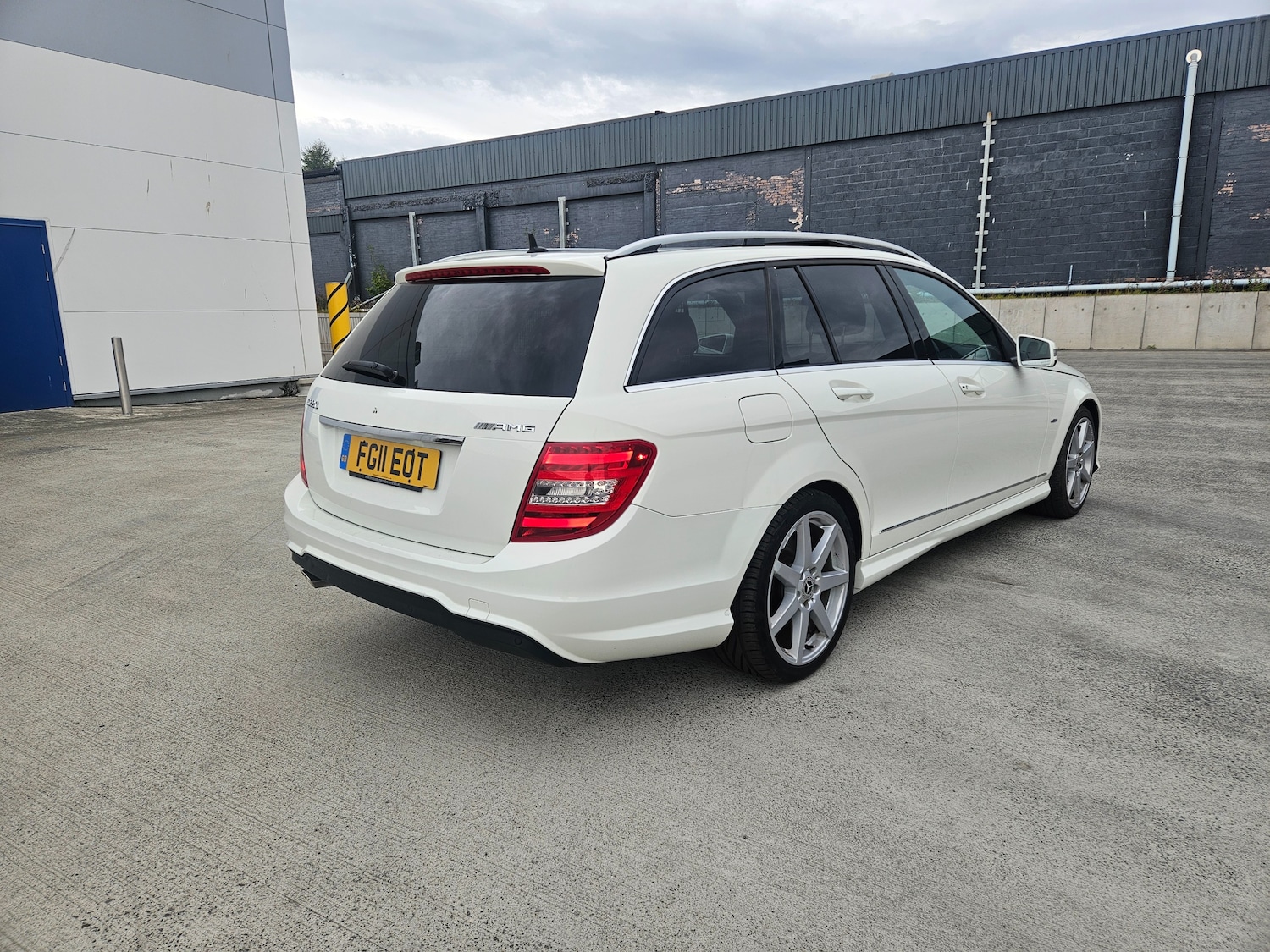 Used Mercedes-Benz C Class 2011 for sale - 76969104: Photo 3