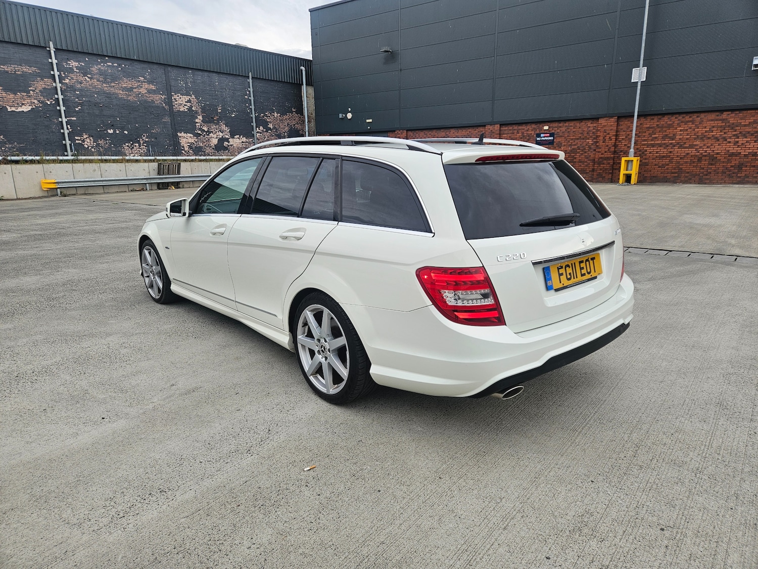 Used Mercedes-Benz C Class 2011 for sale - 76969104: Photo 4