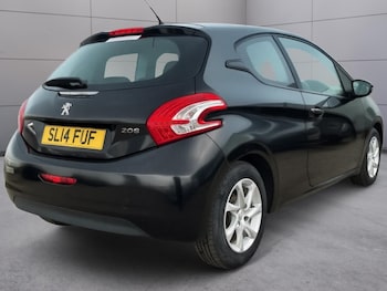 Used Peugeot 208 2014 for sale - 78926902: Photo