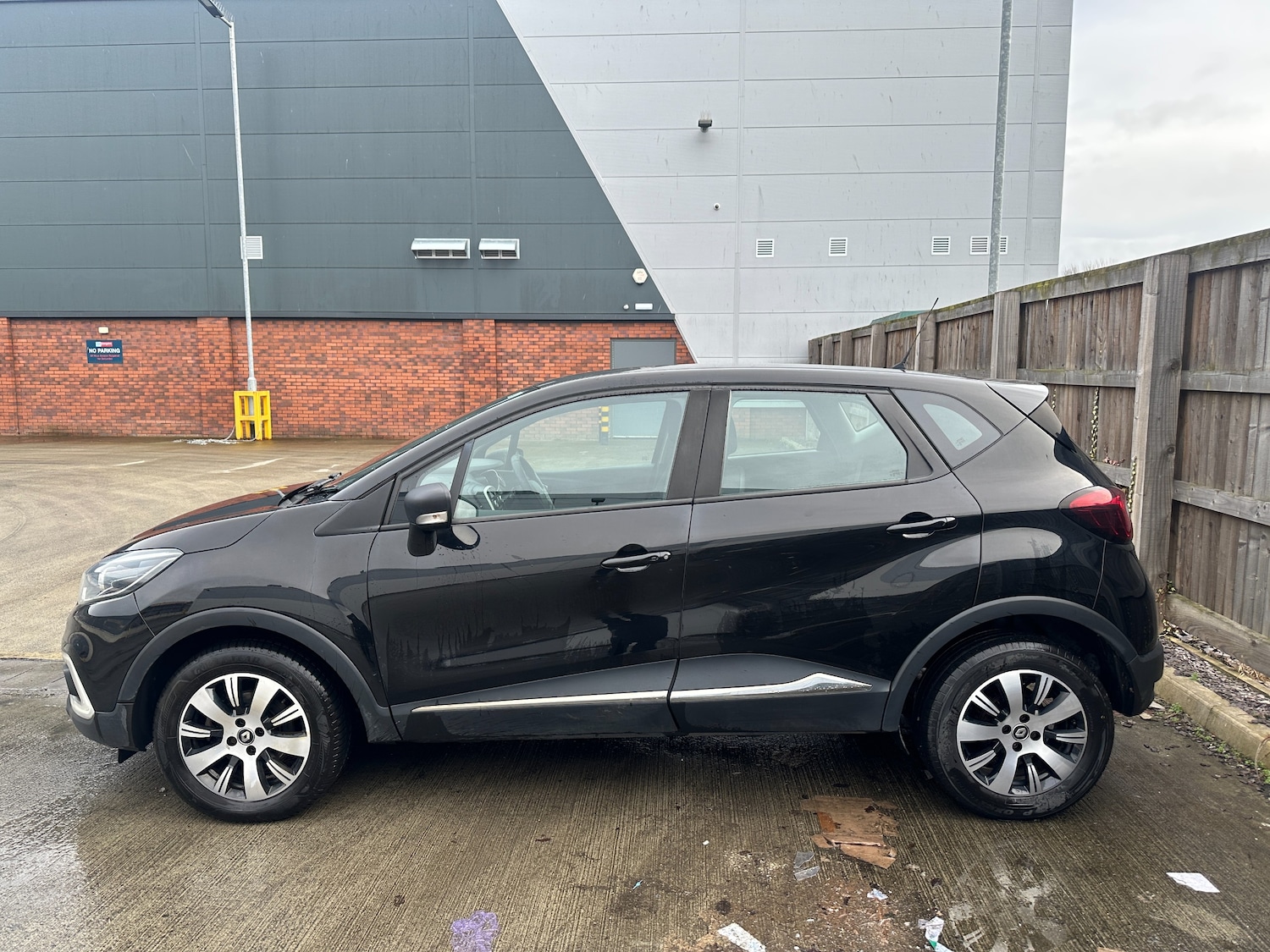 Used Renault Captur for sale - 77688222: Photo 4