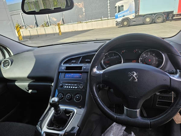 Used Peugeot 5008 2014 for sale - 76273769: Photo 11