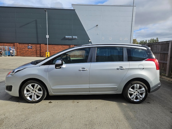 Used Peugeot 5008 2014 for sale - 76273769: Photo 5