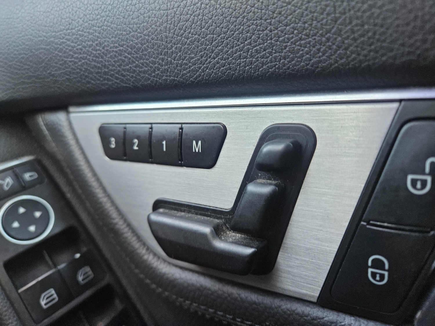 Used Mercedes-Benz C Class 2011 for sale - 77364116: Photo 16