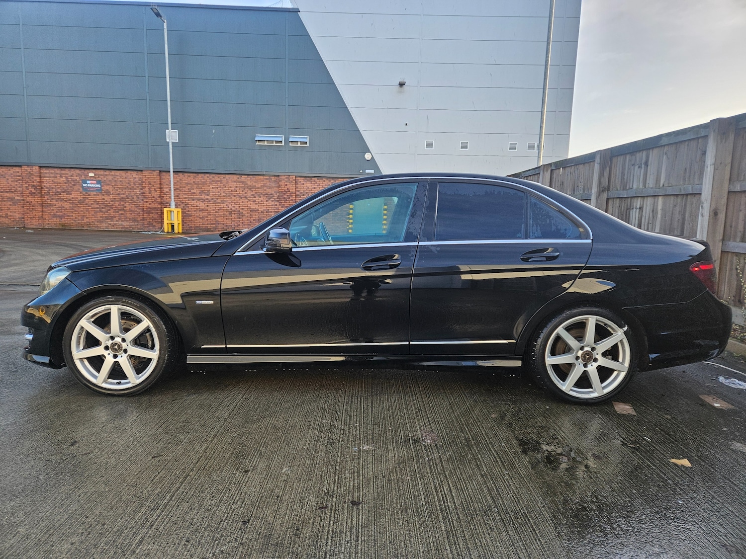 Used Mercedes-Benz C Class 2011 for sale - 77364116: Photo 6