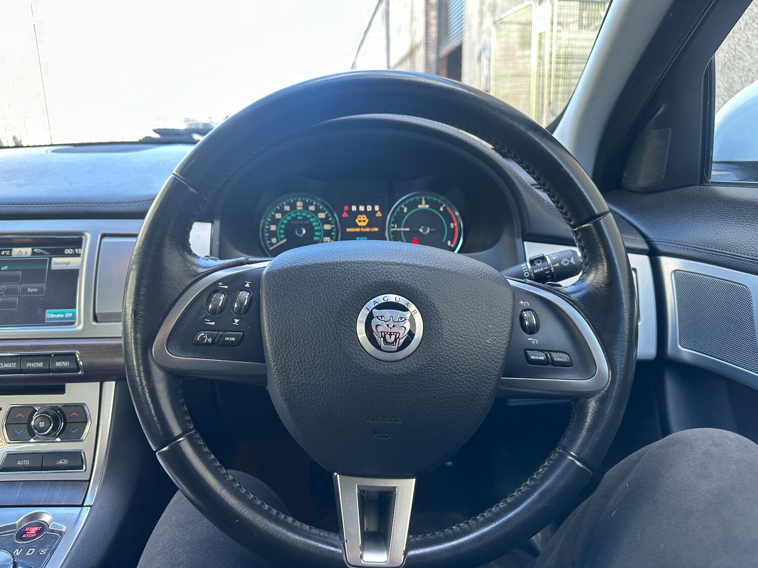 Used Jaguar XF 2011 for sale - 78141924: Photo 14