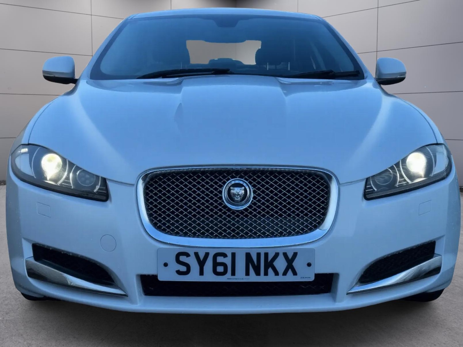 Used Jaguar XF 2011 for sale - 78141924: Photo 5