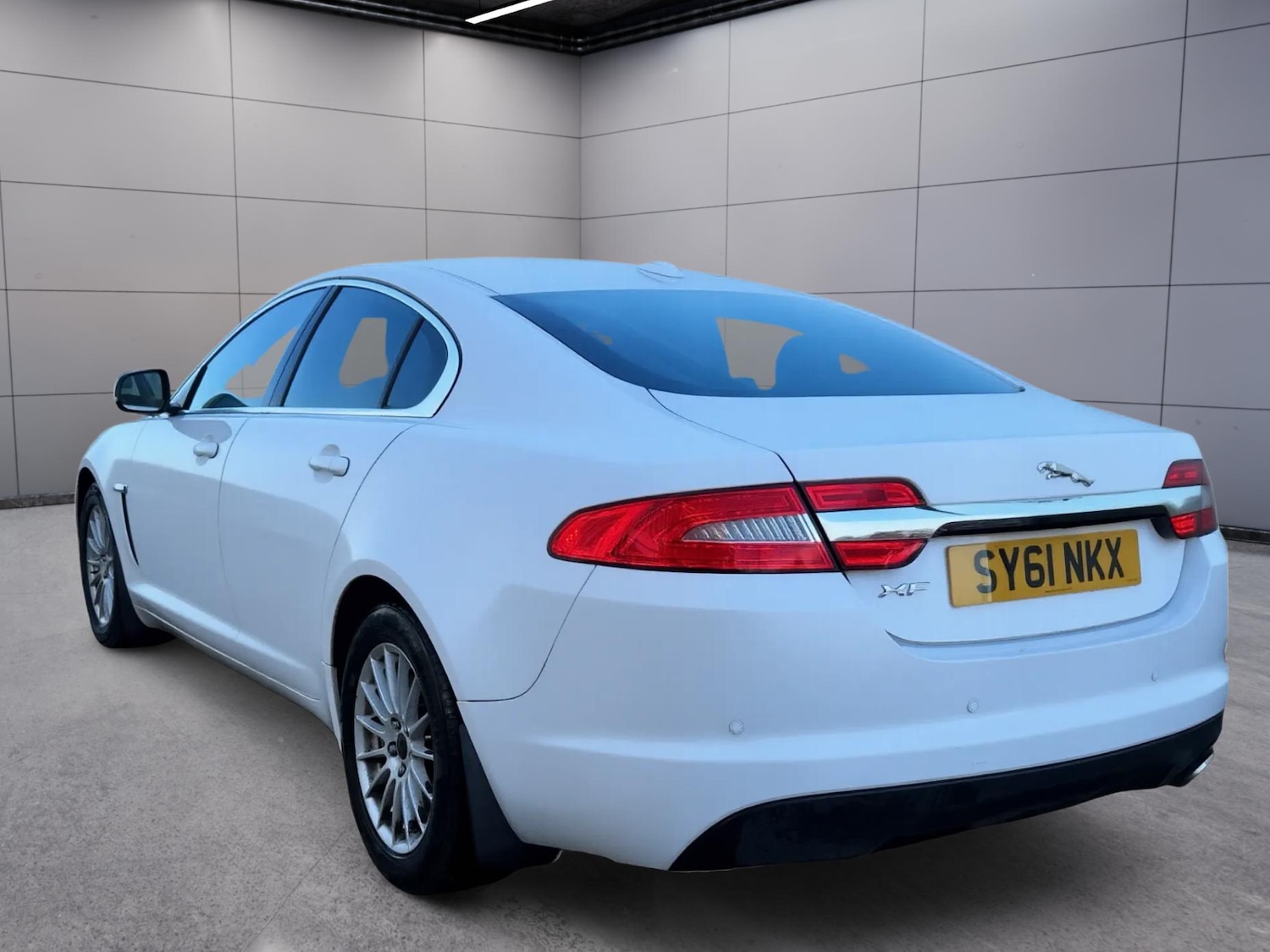 Used Jaguar XF 2011 for sale - 78141924: Photo 8