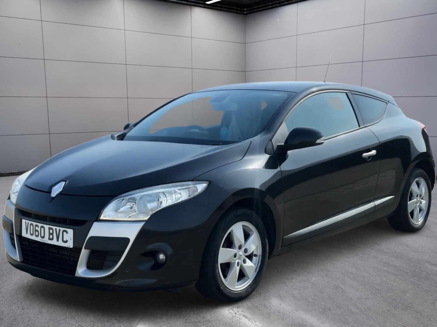 Used Renault Megane 2010 for sale - 77997659: Photo 2