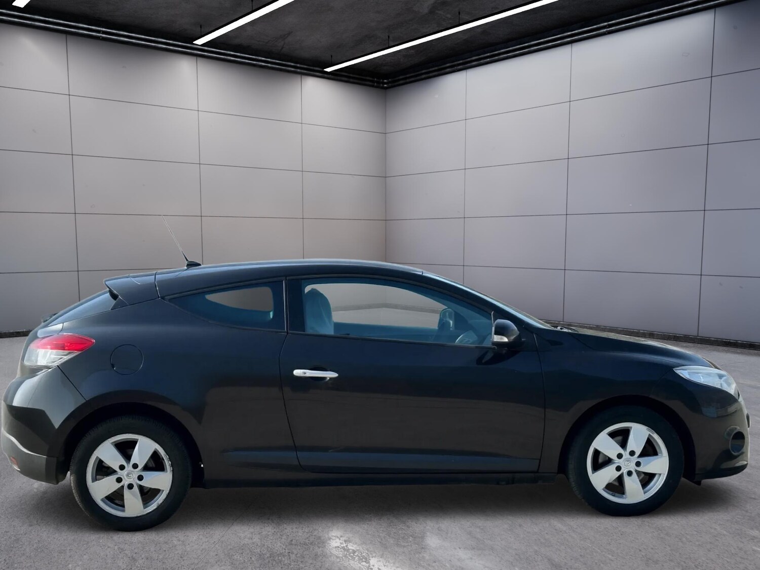 Used Renault Megane 2010 for sale - 77997659: Photo 8