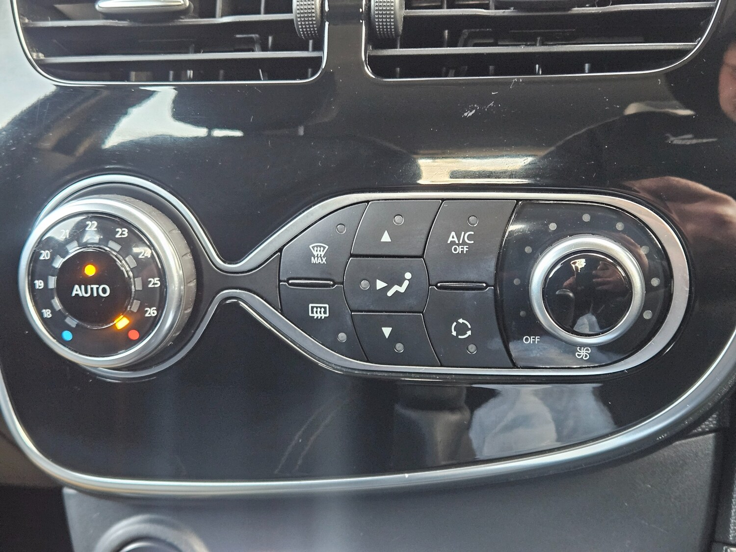 Used Renault Clio for sale - 77974071: Photo 16