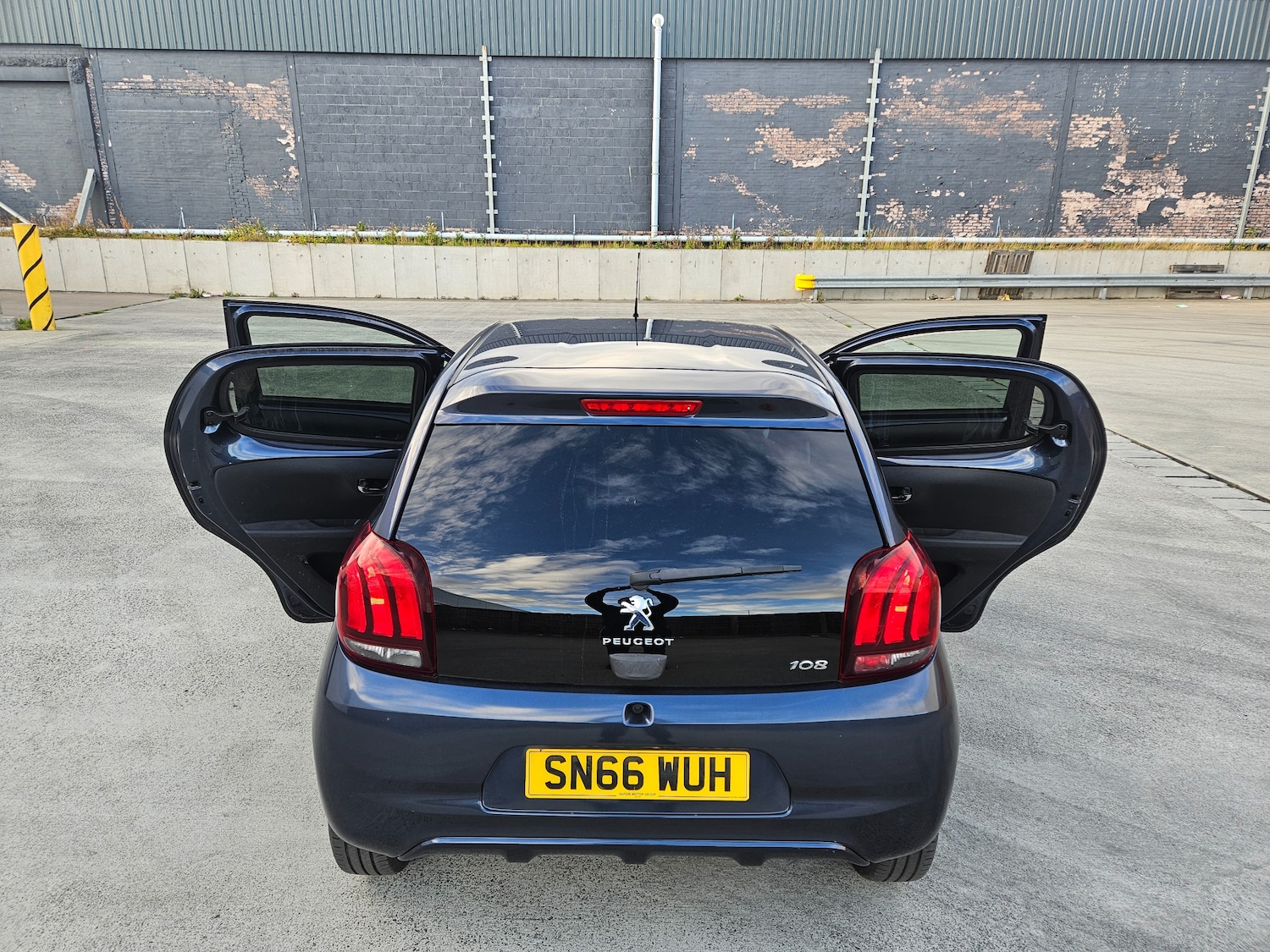 Used Peugeot 108 2016 for sale - 76830834: Photo 12