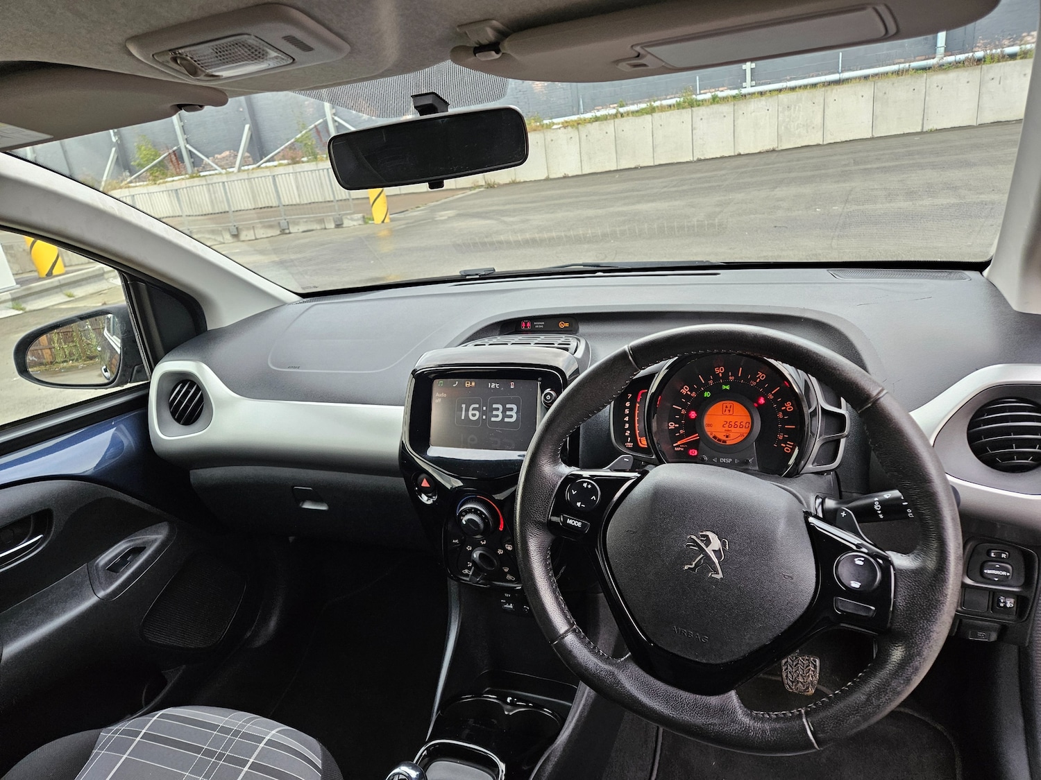 Used Peugeot 108 2016 for sale - 76830834: Photo 14