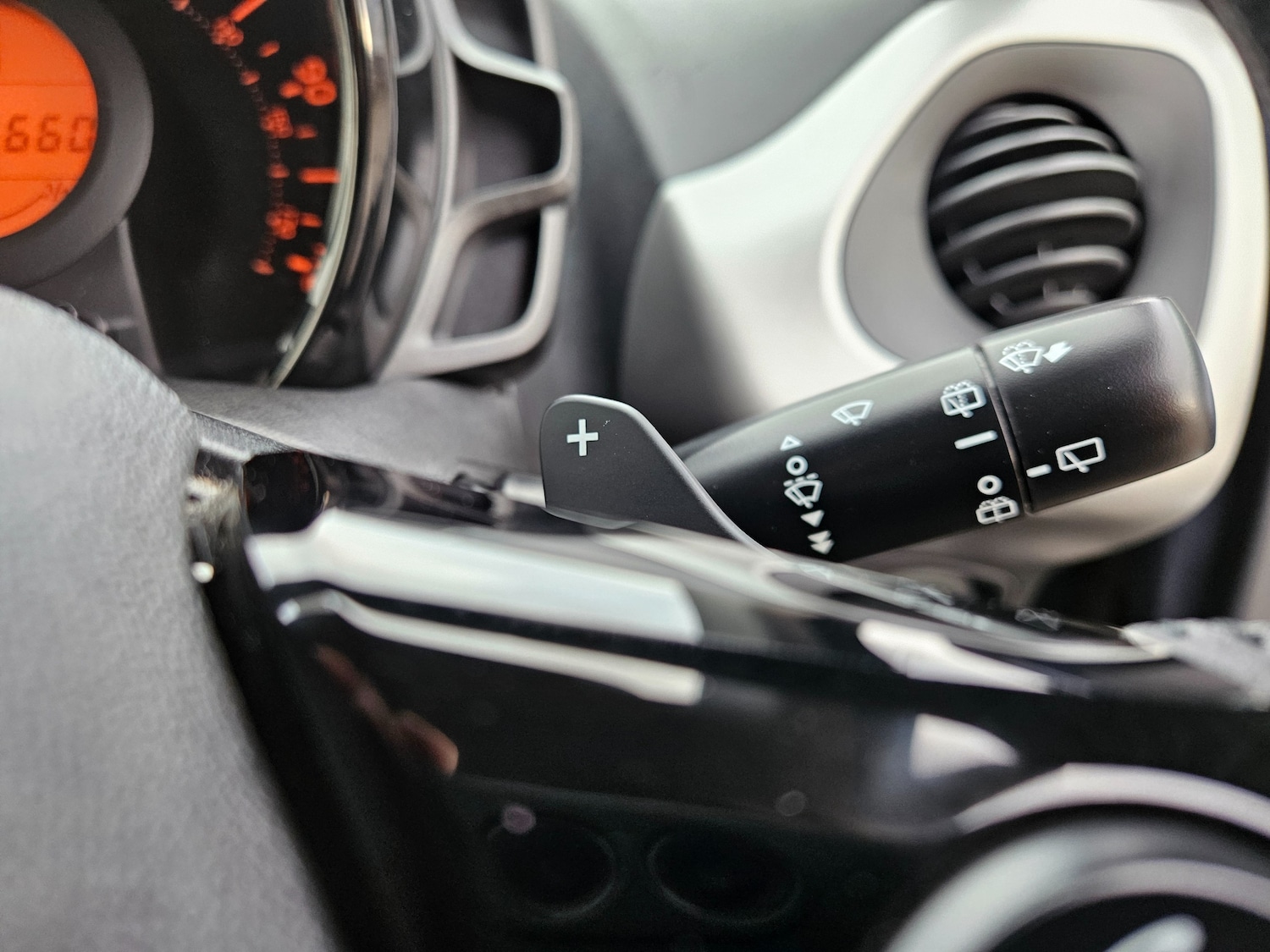 Used Peugeot 108 2016 for sale - 76830834: Photo 22