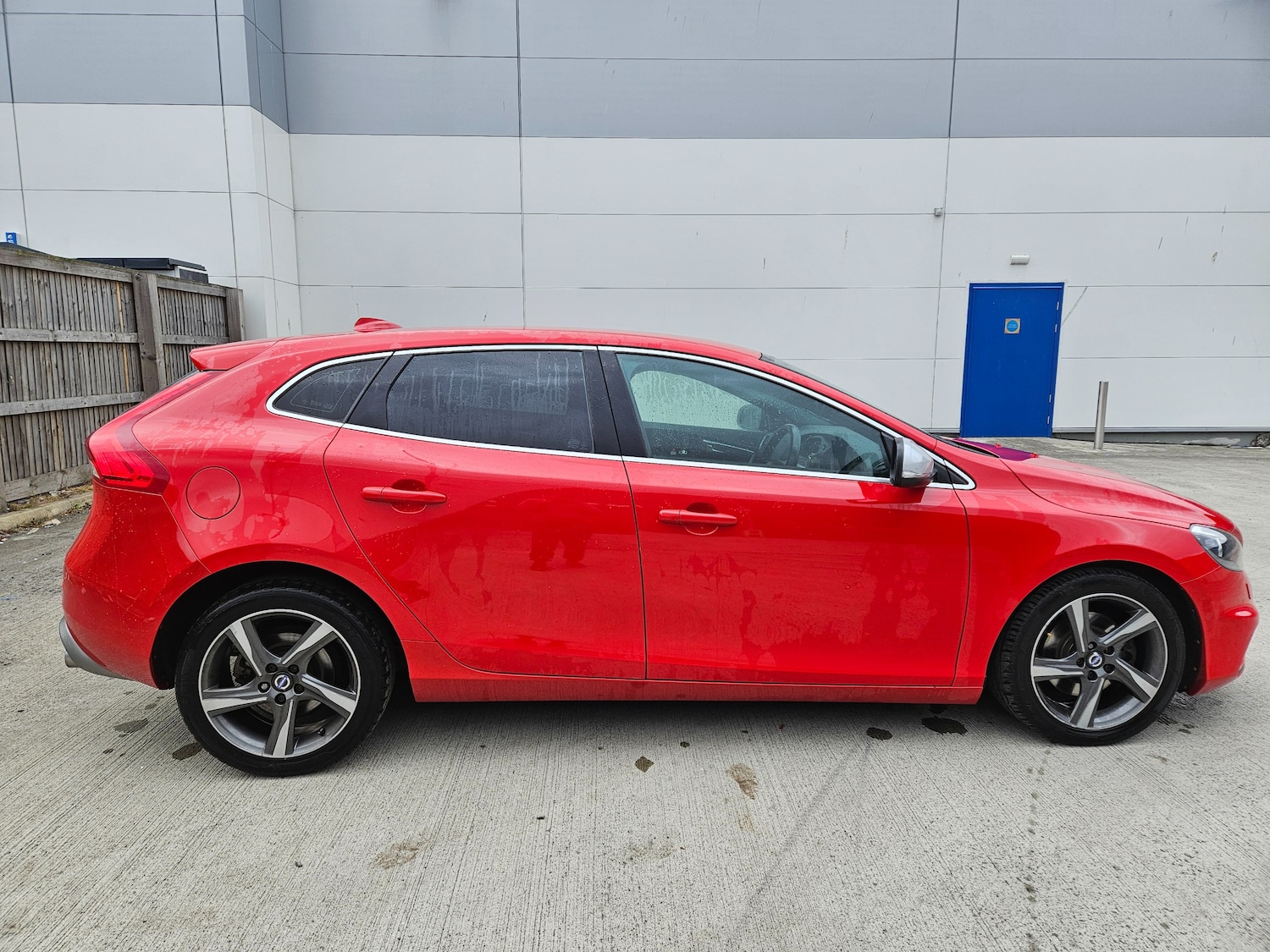 Used Volvo V40 2015 for sale - 76438930: Photo 11