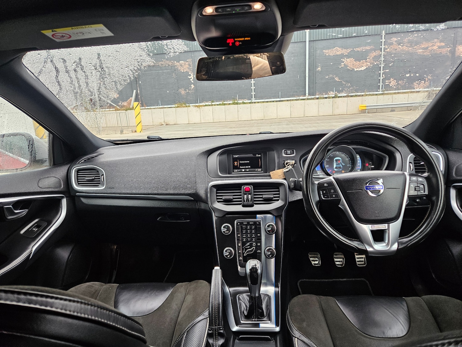 Used Volvo V40 2015 for sale - 76438930: Photo 16