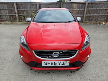Used Volvo V40 2015 for sale - 76438930: Photo