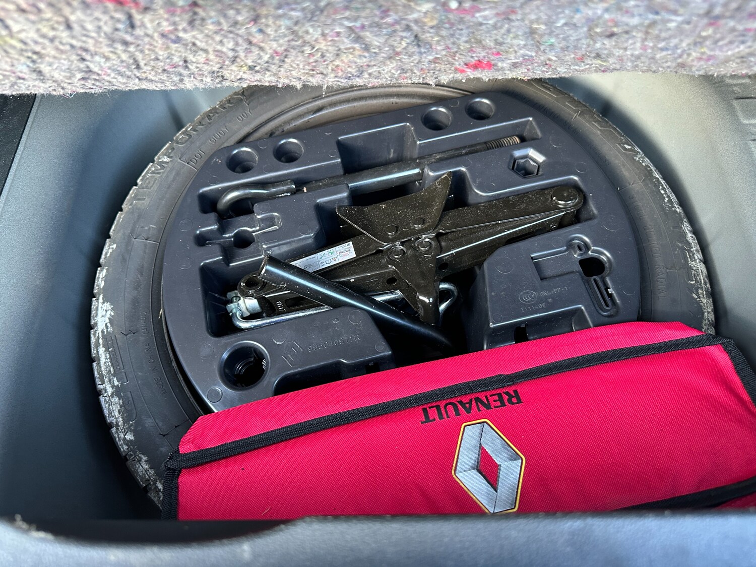 Used Renault Captur for sale - 77931798: Photo 16