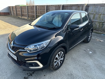Used Renault Captur 2017 for sale - 77931798: Photo