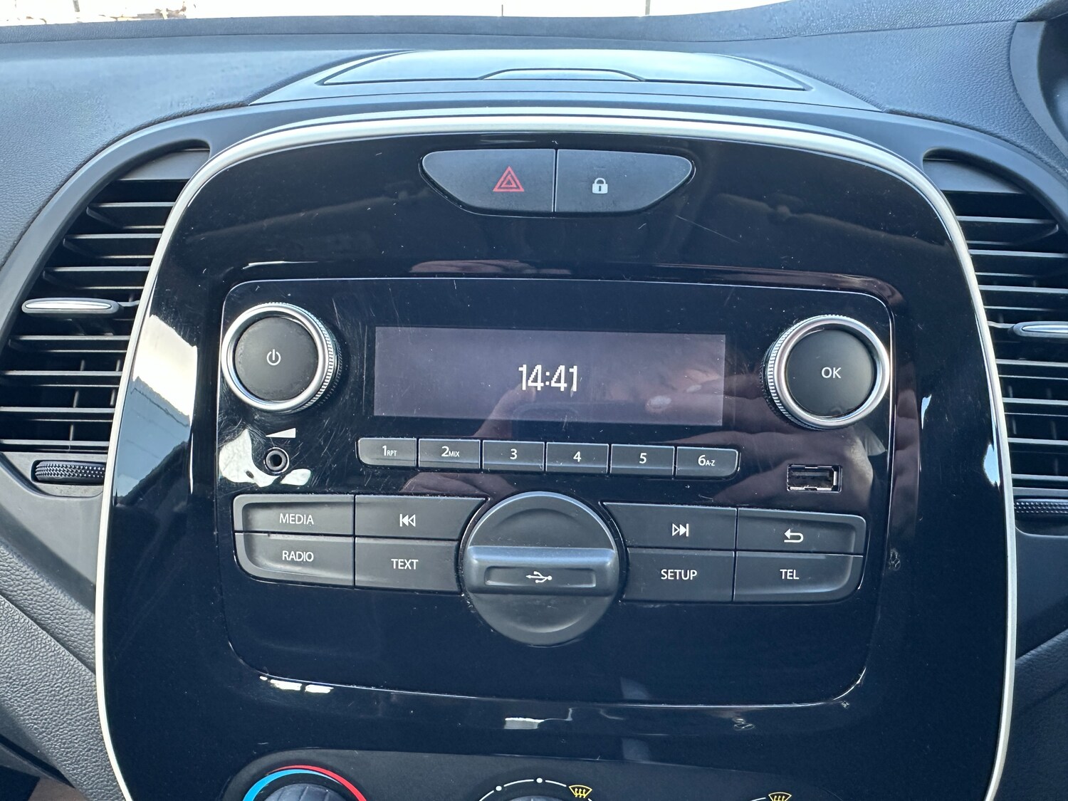 Used Renault Captur for sale - 77931798: Photo 21