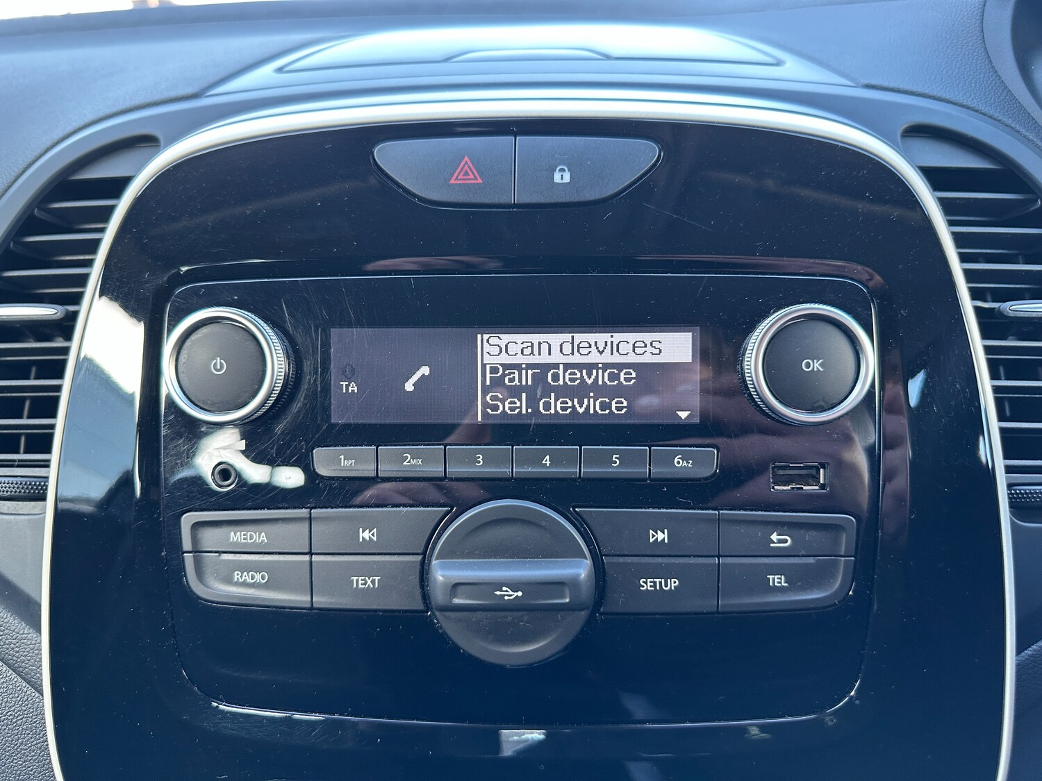 Used Renault Captur for sale - 77931798: Photo 22