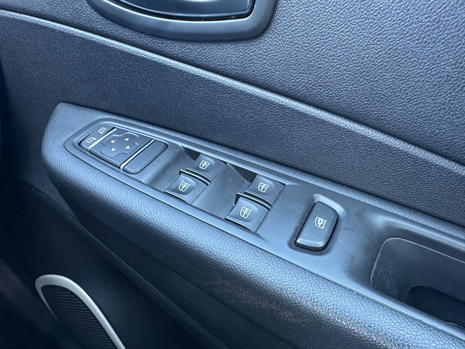 Used Renault Captur for sale - 77931798: Photo 27