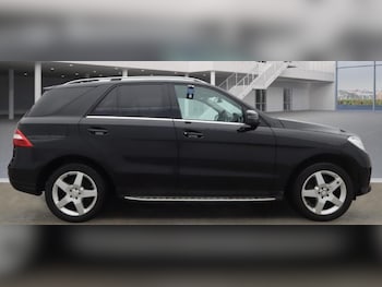 Used Mercedes-Benz M Class 2014 for sale - 77200765: Photo