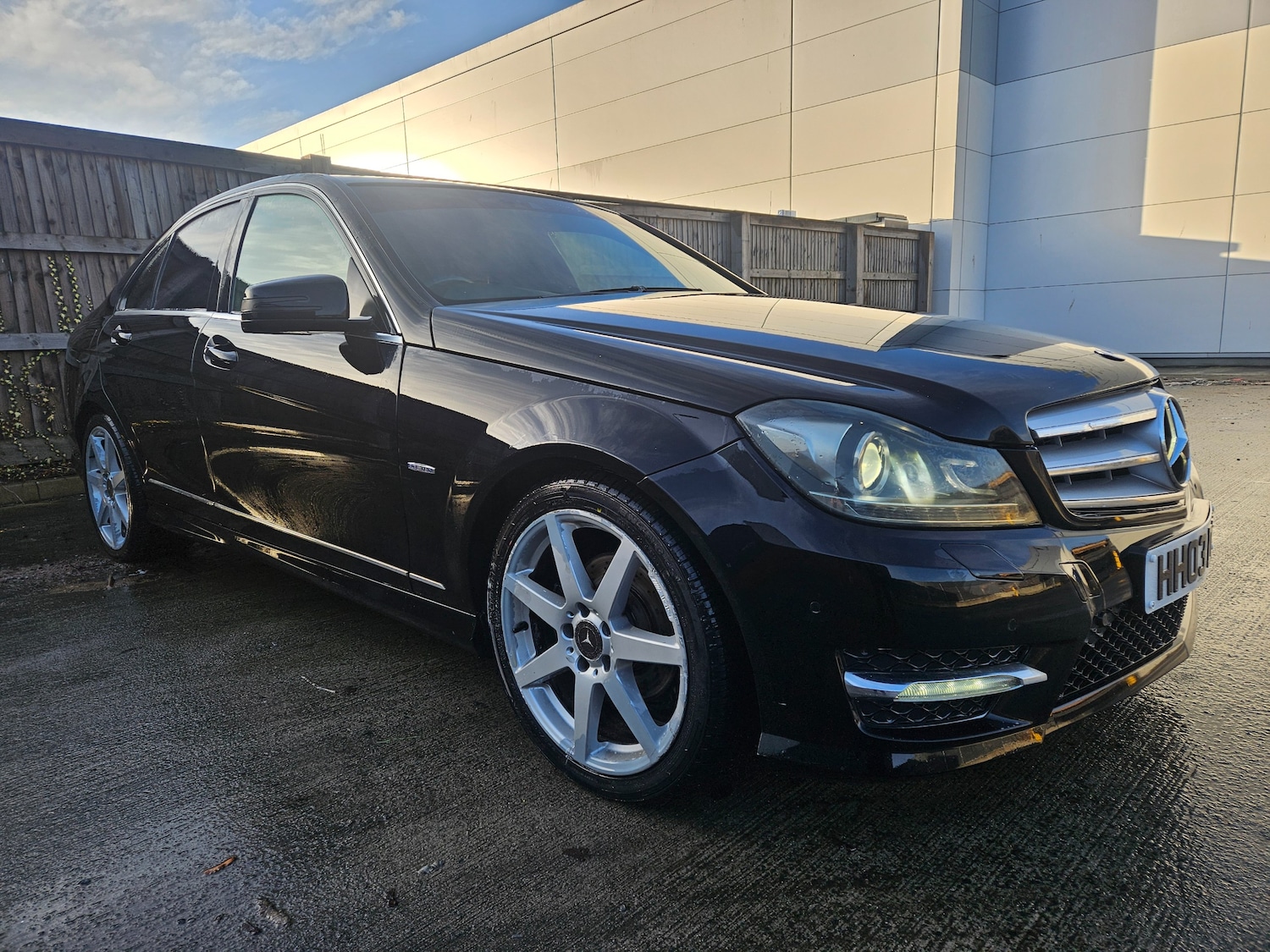 Used Mercedes-Benz C Class for sale - 77759518: Photo 2