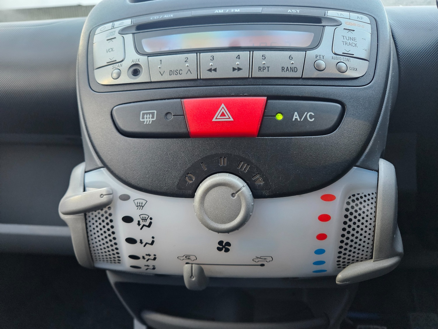 Used Citroen C1 2010 for sale - 76531523: Photo 16