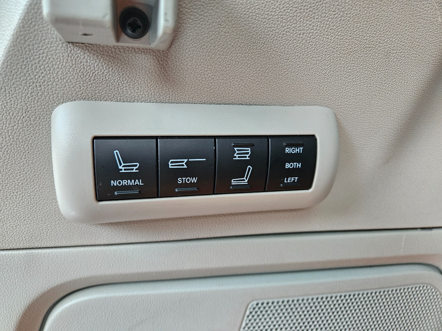 Used Chrysler Grand Voyager 2011 for sale - 77164247: Photo 13