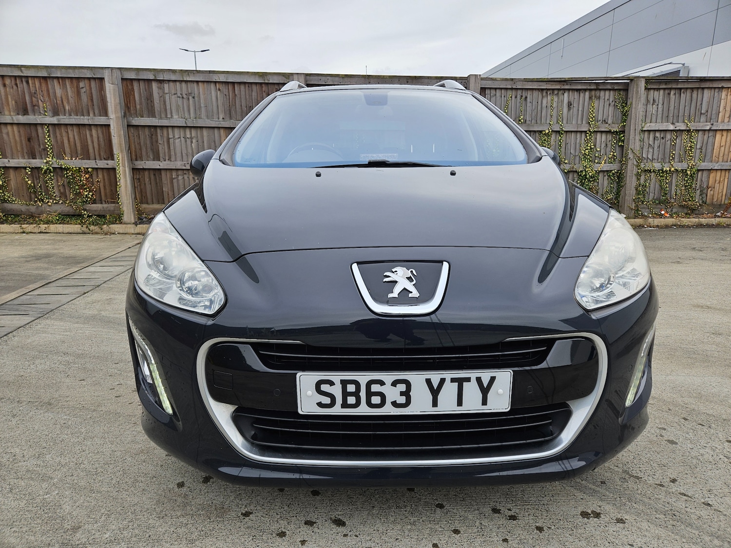 Used Peugeot 308 SW 2014 for sale - 76181960: Photo 2