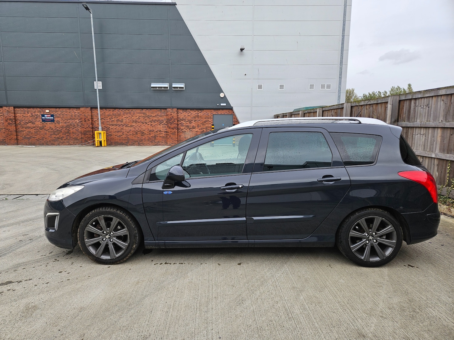 Used Peugeot 308 SW 2014 for sale - 76181960: Photo 5
