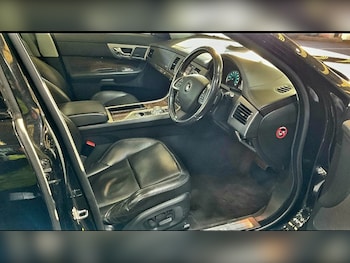 Used Jaguar XF 2014 for sale - 77205799: Photo