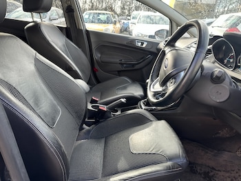 Used Ford Fiesta 2015 for sale - 78011866: Photo