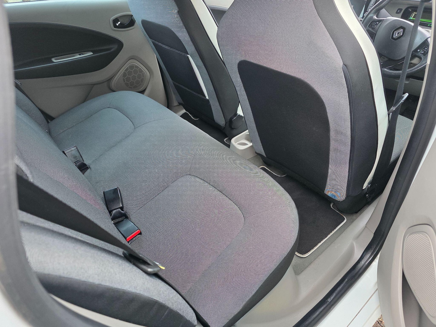 Used Renault Zoe 2015 for sale - 77305875: Photo 10