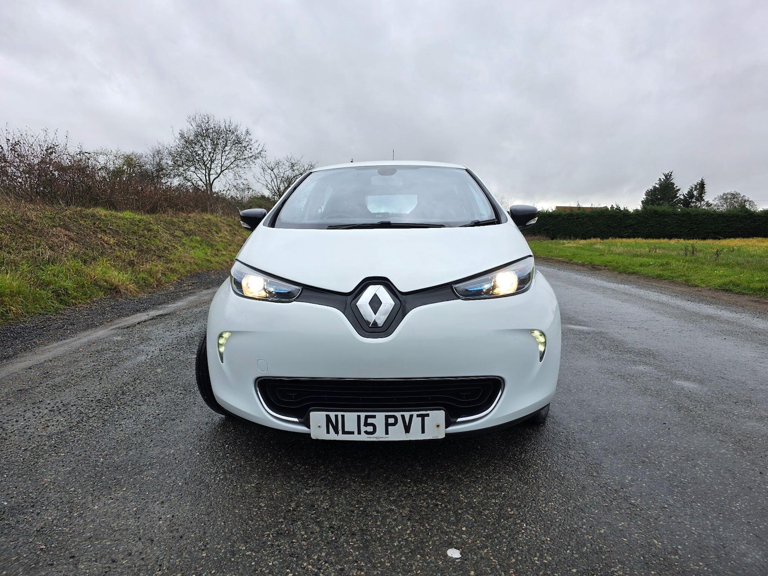 Used Renault Zoe 2015 for sale - 77305875: Photo 2