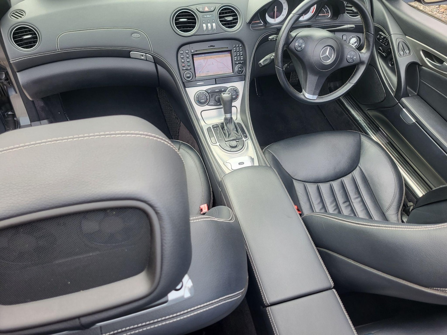 Used Mercedes-Benz SL 2010 for sale - 76539132: Photo 23